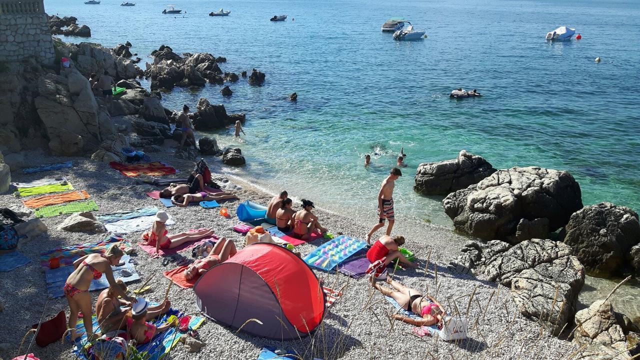 Adria Beach Guest House ノヴィ・ヴィノドロスキー エクステリア 写真